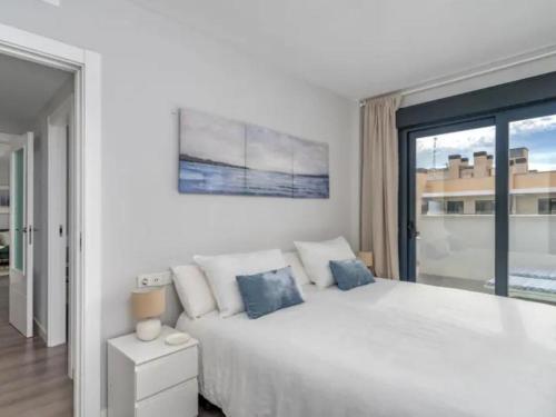 H2M Pacifico Seaview & Terrace & Common Pool