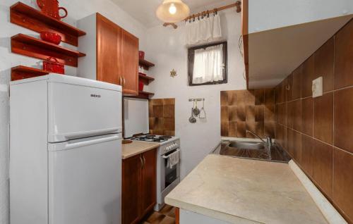 Nice Apartment In Porec With Wifi