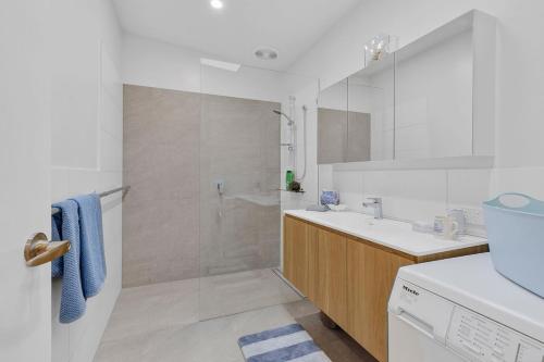 Et badeværelse på Sandy Toes Cottage