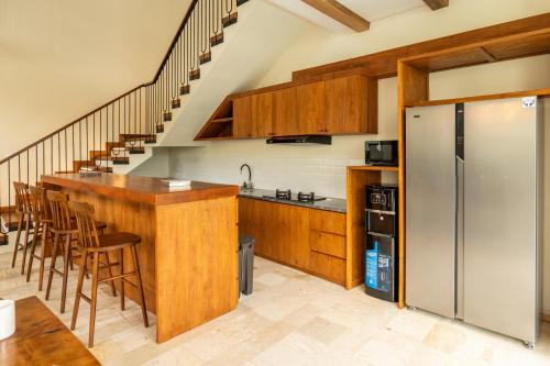 Kuchyň nebo kuchyňský kout v ubytování Tuluscoliving villa kuta 2, 4 Bedroom & 5 Bathroom