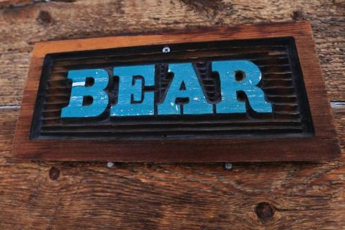 Majutusasutuses Secluded Cabin Rental with Mountain Views in Clark, Northern Colorado olev sertifikaat, autasu, silt või muu dokument