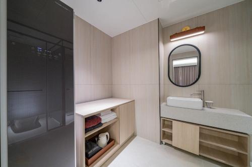 Postel nebo postele na pokoji v ubytování Browndot Hotel Gangneung Gyodong