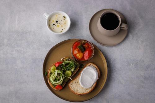 Jídlo v hotelu nebo okolí