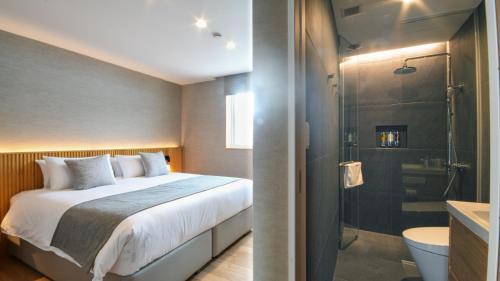 Koupelna v ubytování Yamaemi, Spacious luxury chalet 5br, onsen bath