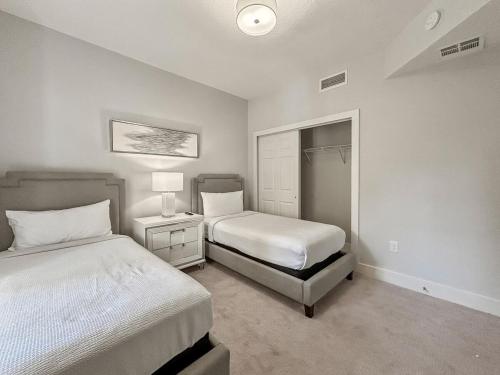 Family-Friendly 3-Bedroom Condo for 6 and 5 min to Disney photo 14