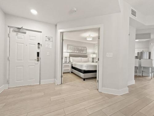 Family-Friendly 3-Bedroom Condo for 6 and 5 min to Disney photo 28