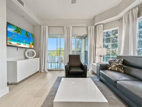 Family-Friendly 3-Bedroom Condo for 6 and 5 min to Disney photo 7
