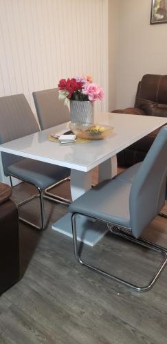 Φωτογραφία από το άλμπουμ του Room to stay σε Lethbridge