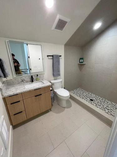 Phòng tắm tại Star Valley Barndominium Unit A