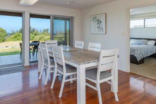 Postel nebo postele na pokoji v ubytování Blueys Bliss 2