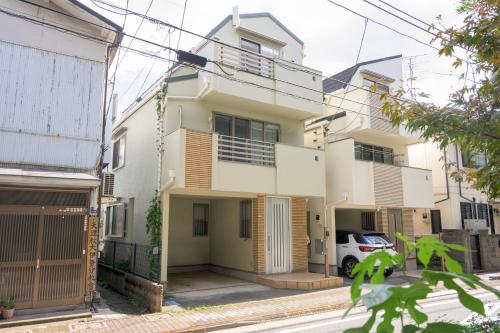 羽田3丁目ホテル 羽田空港10分 最大15名 広々85平米 3LDK 駐車場あり 日本製家電完備 wifi無料