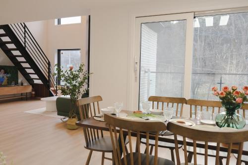 Posezení v ubytování Gangdong Family House, The Gangdong Villa