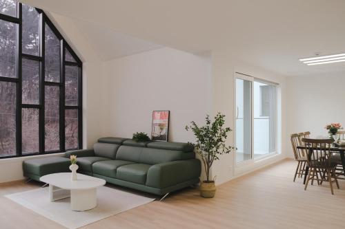 Φωτογραφία από το άλμπουμ του Gangdong Family House, The Gangdong Villa σε Samgong-ni