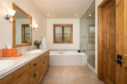 Ένα μπάνιο στο RMR: Granite Ridge Lodge 3197 in Teton Village