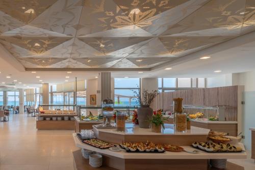 Еда / где поесть недалеко от отеля