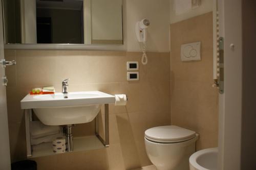 Un baño de Hotel Aniene