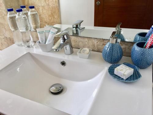 Ένα μπάνιο στο Beautiful 2 bedroom apartment Playa Nueva Romana