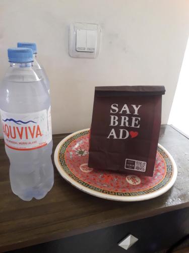 Certifikát, hodnocení, plakát nebo jiný dokument vystavený v ubytování Rama Shinta Guest House & Coffee