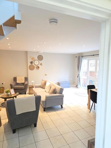 Ein Sitzbereich in der Unterkunft School Path