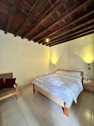 Ένα ή περισσότερα κρεβάτια σε δωμάτιο στο Lalitpur Stay