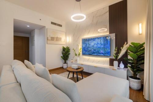 Luxury 2BR in Downtown w Iconic Burj Khalifa View Burj Views 303