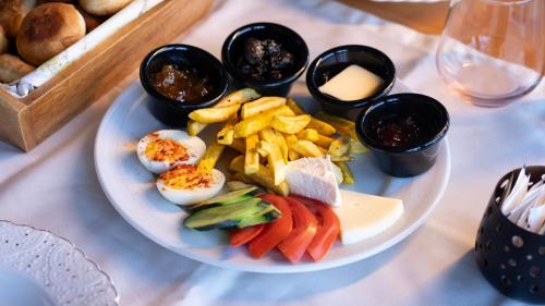 Jídlo v hotelu nebo okolí