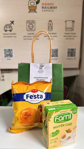 Jídlo v hostelu nebo okolí