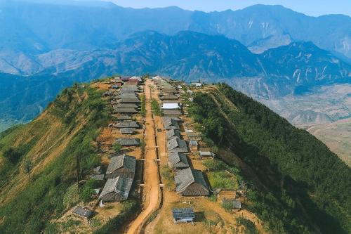 an aerial view of a village on a mountain at Cầu Treo Homestay in Cham Ta Lao