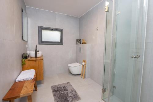 Koupelna v ubytování על הים - וילה מדהימה על יד החוף בבית ינאי