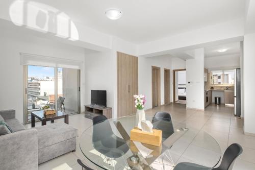 Downtown City View 2 Bedroom Apartment