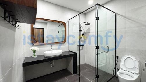 Phòng tắm tại Large Villa Crown Hill Estate F26