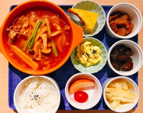 Jídlo v hotelu nebo okolí