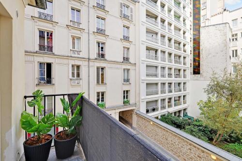 Beautiful Apartment 2BR 6P – Eiffel Tower