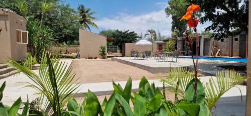 Bazén v ubytování Comfort Inn Guest House nebo v jeho okolí