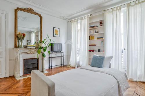 Spacious and Charming 2BR Apartment - Paris 16th