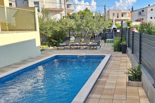 Family-friendly apartments with swimming pool Brodarica - Sibenik - 20248