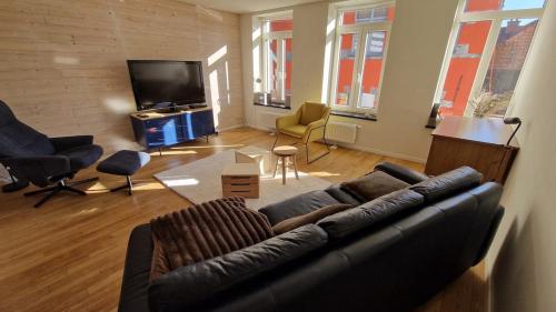 Μια τηλεόραση ή/και κέντρο ψυχαγωγίας στο Small house in a historic and popular neighborhood