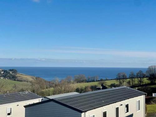 Loodusmaastik puhkepargi lähedal