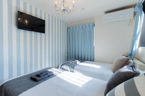 Tokyo Skytree 101 Elegance Blue Twin w Bath & WC