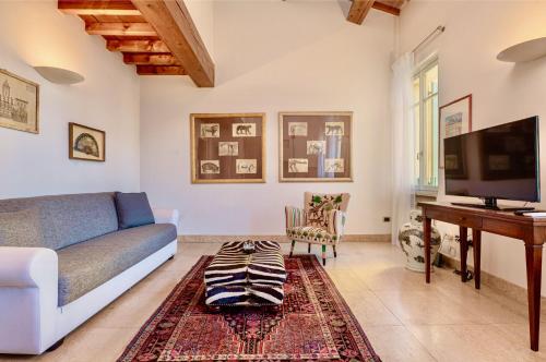 Μια τηλεόραση ή/και κέντρο ψυχαγωγίας στο Palazzo Cavalli Pasquini