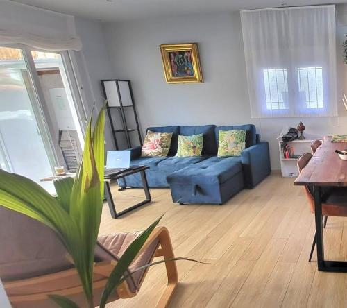 Гостиная зона в Oasis with private pool in Madrid