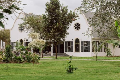 Κήπος έξω από το Kili Seasons Hotel