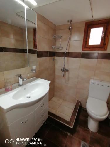 Foto Villa Anastasia 1ος Όροφος Εξοχικής Παραθαλάσσιας Κατοικίας Νέα Ηράκλεια Χαλκιδικής 3