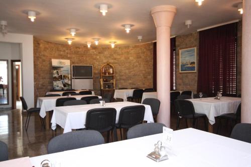 Rooms by the sea Starigrad, Paklenica - 3335