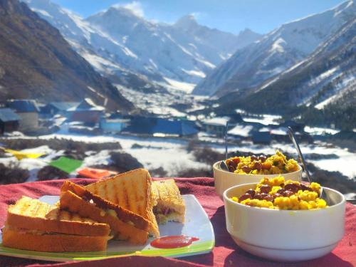 Jídlo v hostelu nebo okolí