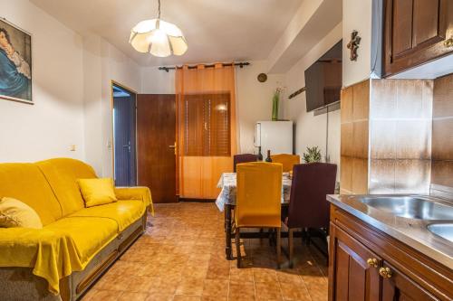 Sunset Apartment B&I