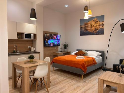 Old Town Apartments B15