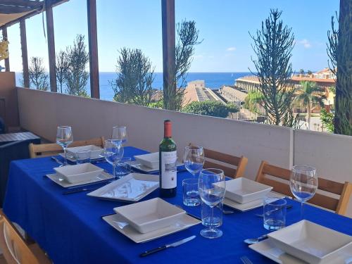 Spacious apartment with amazing view and air conditioning - by TENERIFEHINTS