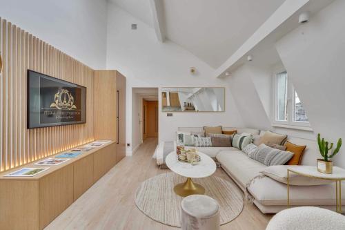 Historical apartment in the heart of Paris - 4