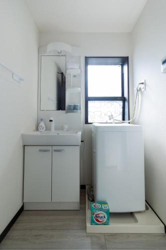 Tokyo Skytree 301 Elegance Blue Twin Room bath WC